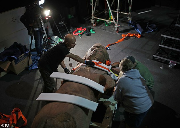 19190546-7527979-image-a-12_1570003046028