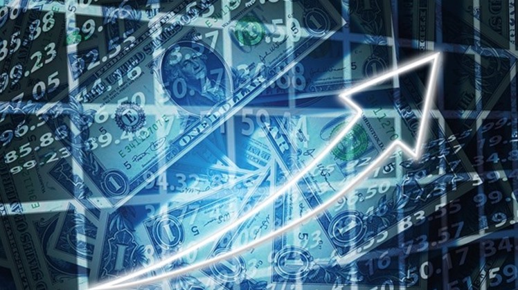 Egypt’s recovery has turned it into the Middle East’s fastest-growing economy following three years of reforms enacted to secure a $12 billion loan from the International Monetary Fund, Bloomberg said in a report Wednesday. 