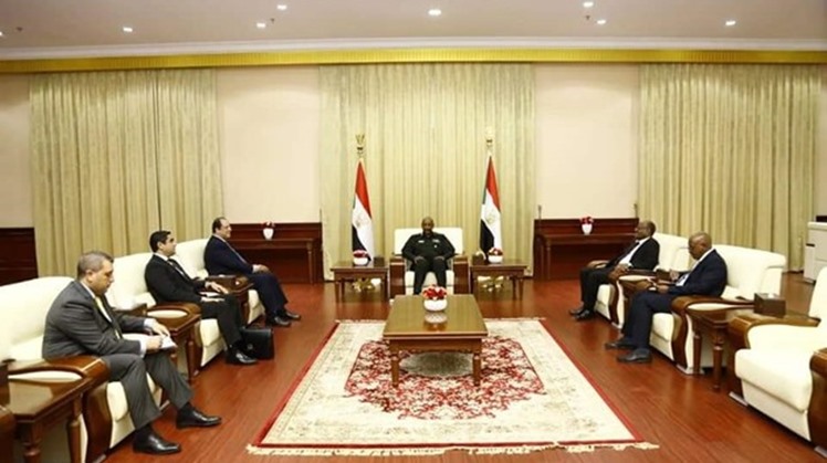 The head of the sovereignty council of Sudan, General Abdel Fatah al Burhan, and his deputy Mohamed Hamdan Dagalo, separately met on Monday the Egyptian chief of General Intelligence, Abbas Kamel, Sudan state media reported.
