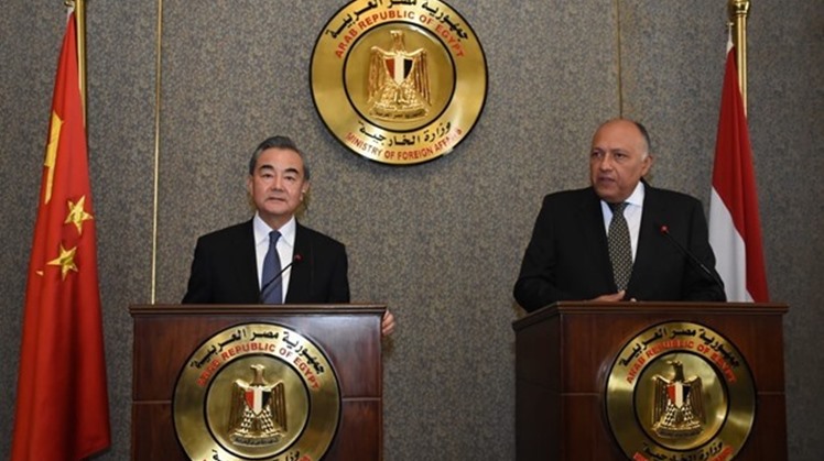 Egypt’s Foreign Minister Sameh Shoukry discussed regional and international issues of mutual concern with his Chinese counterpart, Wang Yi.