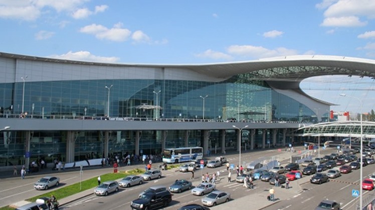 Cairo International Airport operates 114 international and domestic flights on Tuesday to several destinations in the world. It is expected that 12,929 passengers will be carried on board these flights.