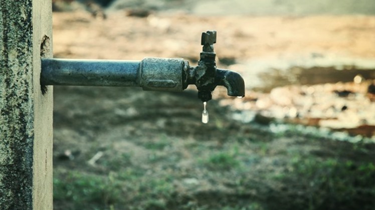 In a meeting with his South Sudanese counterpart Manawa Peter on Wednesday, Egyptian Minister of Irrigation and Water Resources Mohamed Abdel Atti voiced Egypt’s keenness to enhance the bilateral relations in the water field