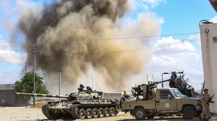 Head of the Egyptian General Intelligence Service (GIS) Abbas Kamel on Monday met with the US ambassadors to Libya and Cairo, to discuss latest developments of the Libyan crisis.