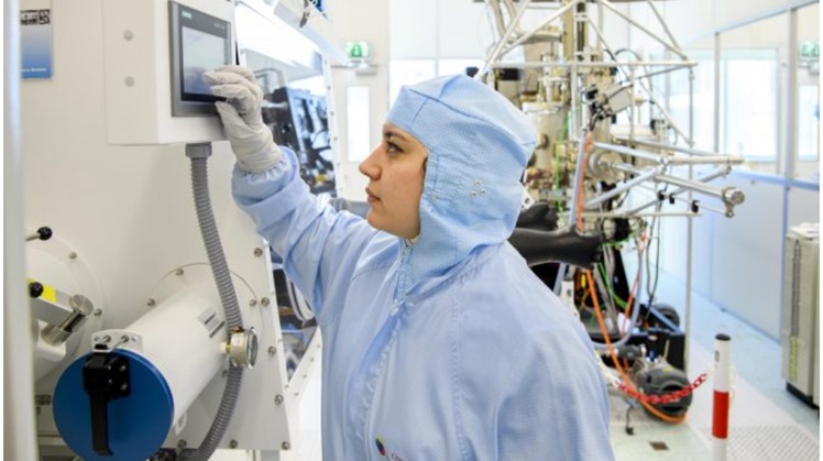 US Embassy in Cairo congratulates Egyptian scientist Fadaly for winning Physics World 2020