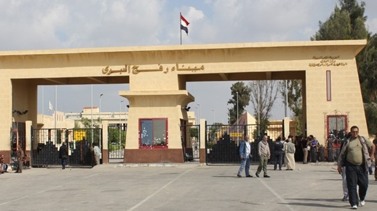 Rafah crossing resumes opening to receive injured Palestinians, deliver aid