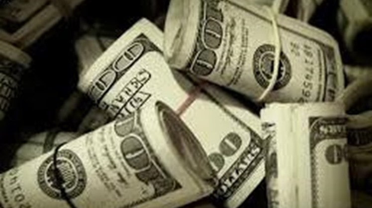 Remittances from Egyptian expats record $28.5B in 11 months, $2.6B in May