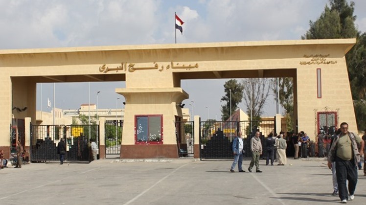 Rafah crossing remains open to allow humanitarian relief