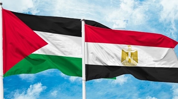 Palestinian flag (L), Egyptian flag (R)