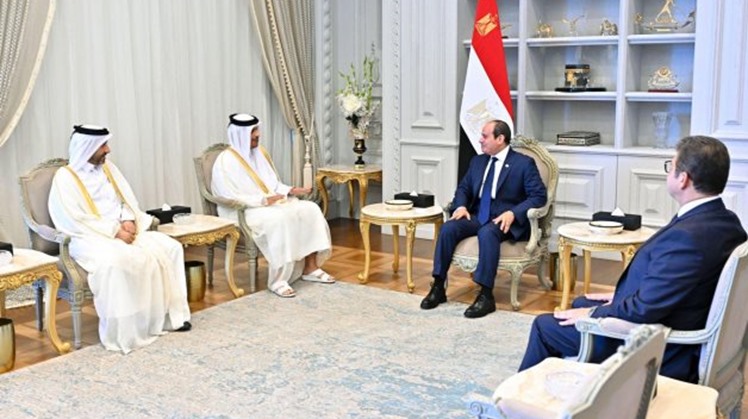 President Abdel Fattah El Sisi met with Qatar’s Prime Minister and Minister of Foreign Affairs Sheikh Mohammed bin Abdulrahman bin Jassim Al Thani on Monday.