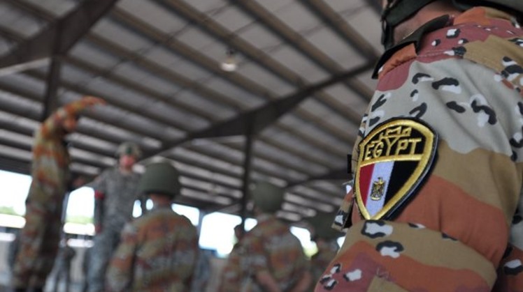 The Egyptian flag on the uniform of an Egyptian paratrooper - Mike Pryor/Wikimedia Commons