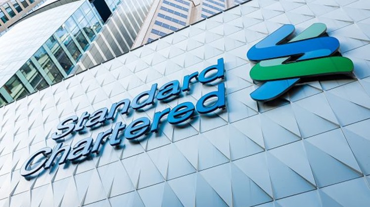 Britain's Standard Chartered Bank stated that Egypt is on the right track to achieve comprehensive financial and economic reforms, and spending-led growth estimated at 5 percent of GDP. 