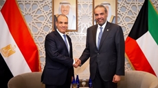 Egypt’s Minister of Foreign Affairs Badr Abdelatt with his Kuwaiti counterpart Sheikh Abdullah Al-Yahya 